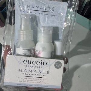 Namaste Yoga Essential Kit - White and Pink
